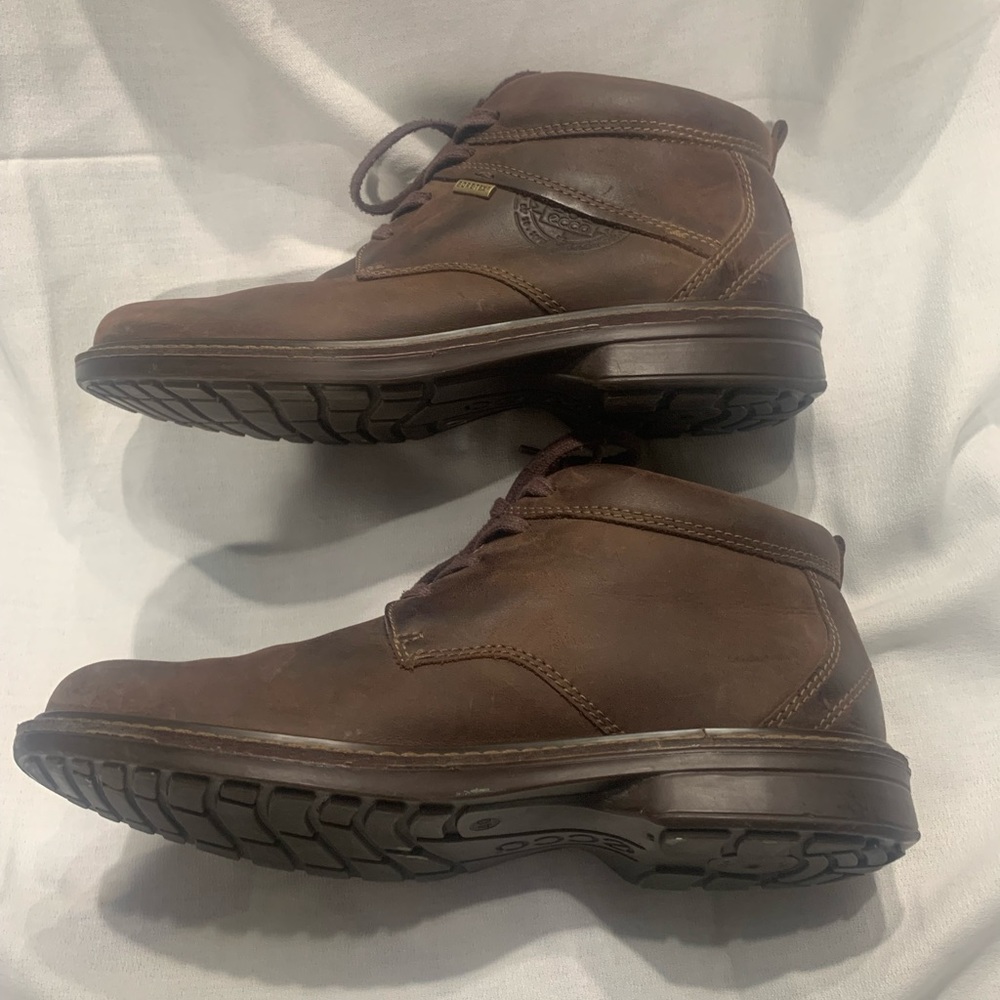 Men’s Ecco Chukka style boot size 40. Brown Gore-Tex water resistant